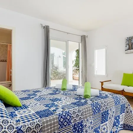 Torre Soli Nou Sleeps 13 Pool Air Con Wifi *